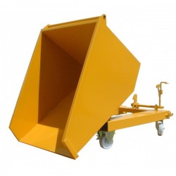 Benne auto-basculante passe porte en position vidage